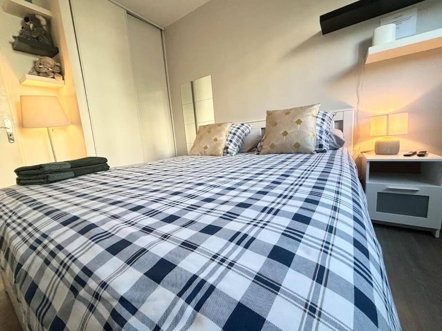 Appartement Confort Avec Balcon - Champigny Екстериор снимка