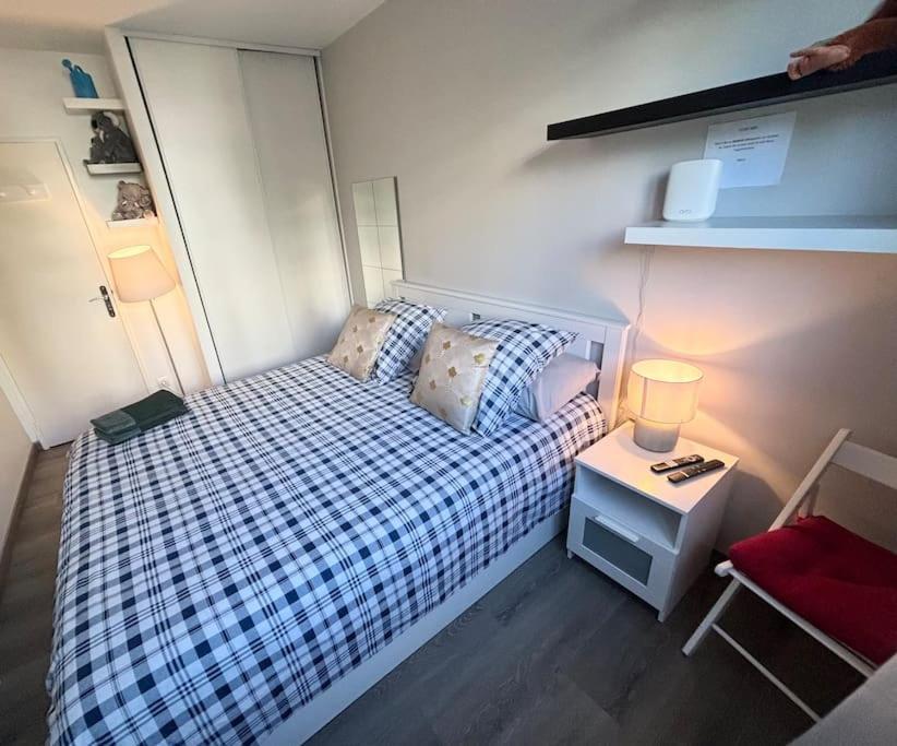 Appartement Confort Avec Balcon - Champigny Екстериор снимка